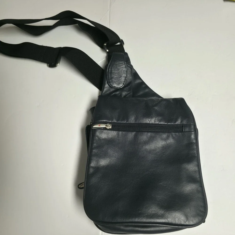 Travelon Vintage Navy Blue Smooth Leather One Shoulder Sling Crossbody